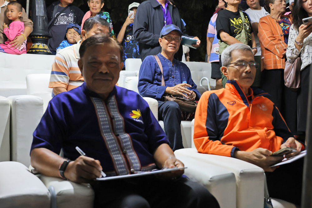 มหาวิทยาลัยนครพนมร่วมตัดสินการประกวด “เรือไฟรักษ์โลก (เรือไฟวิทยาศาสตร์)” ในงานไหลเรือไฟนครพนม 2568